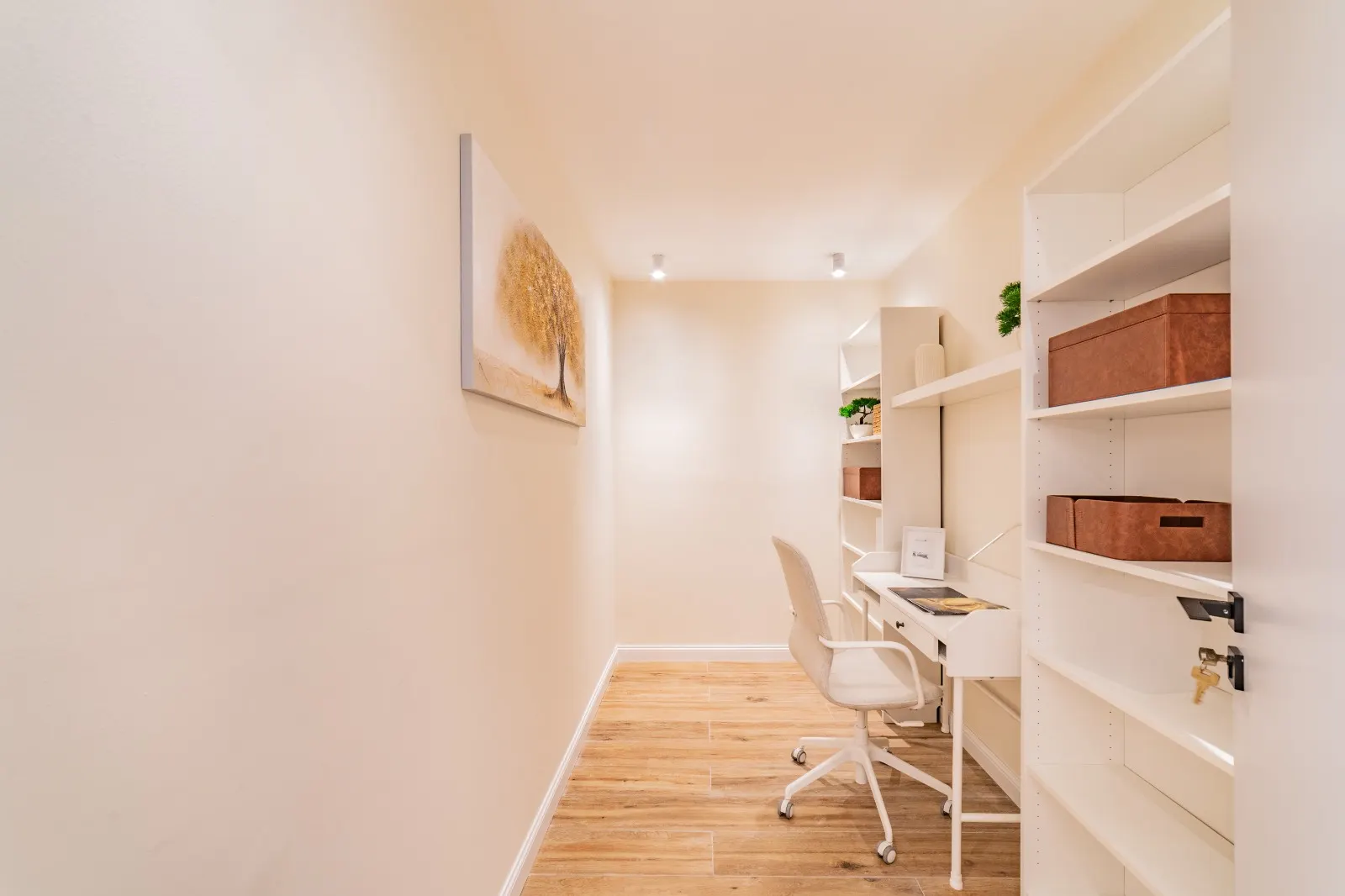 Lucky Royale Residence — image 5