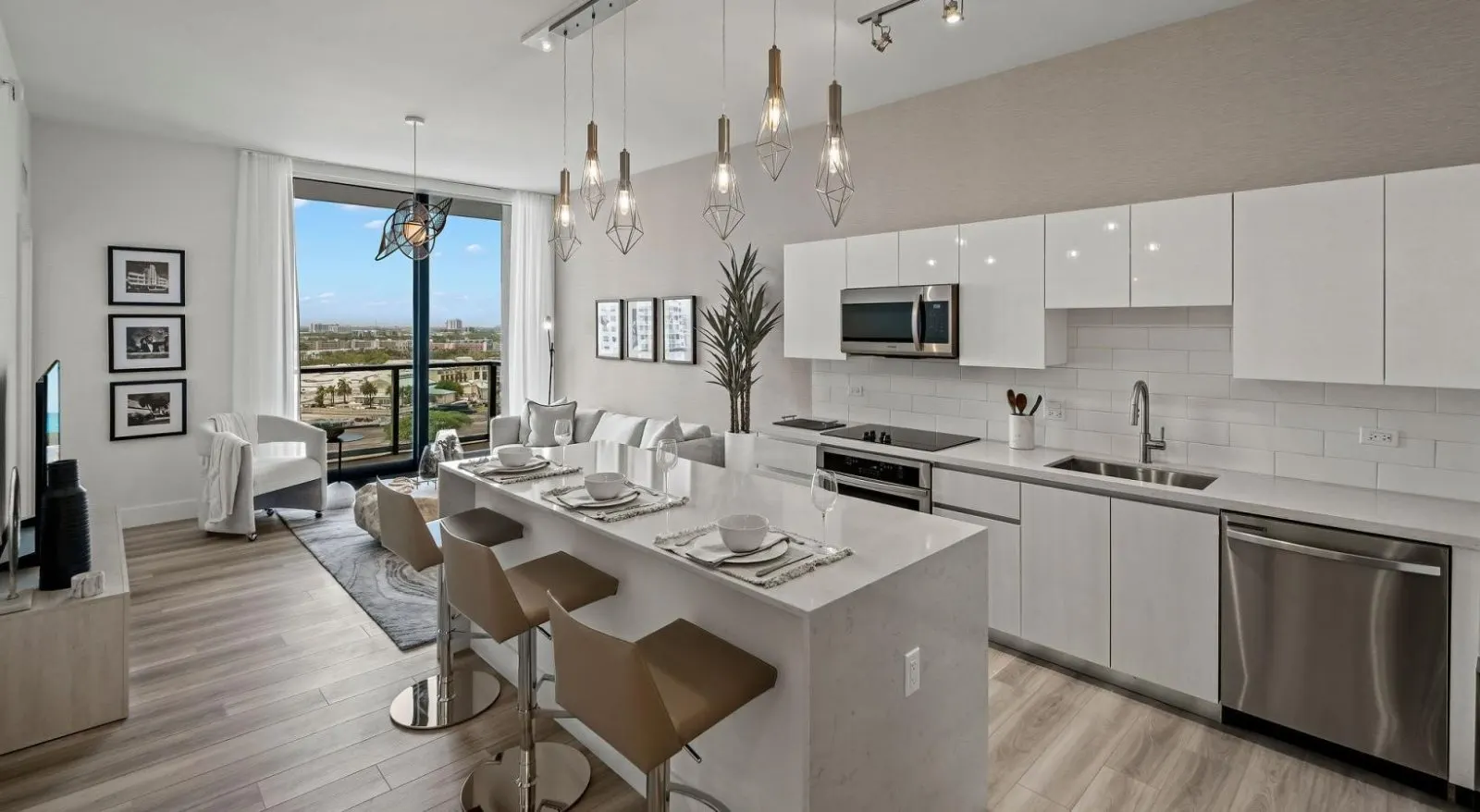 Mondrian Hallandale Beach — image 7