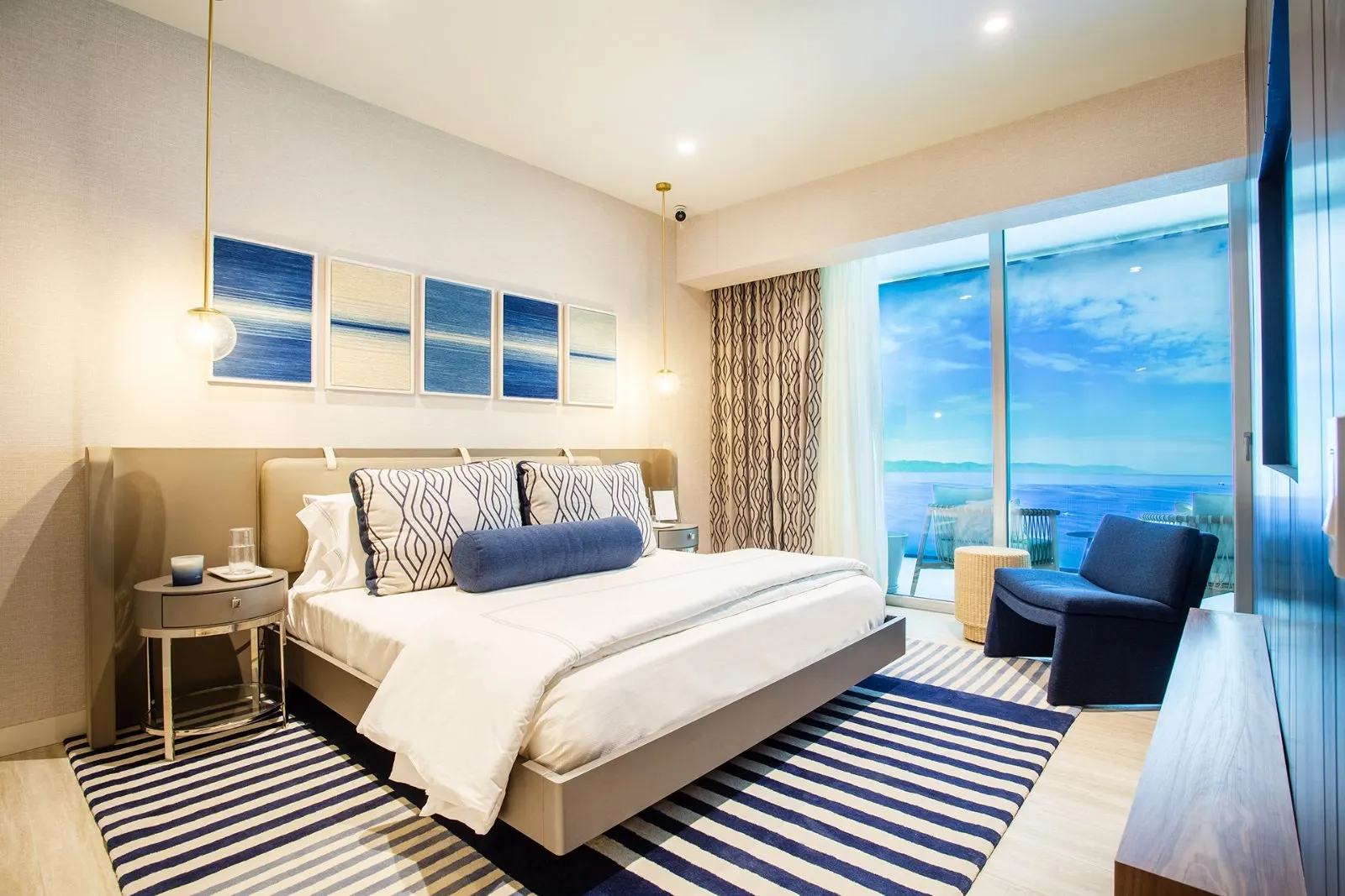 Thompson Hotel & Residences — image 5