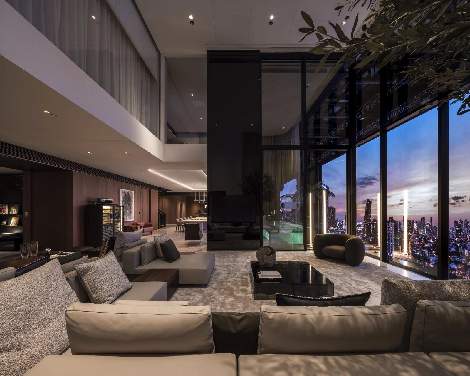 Porsche Design Tower — image 4