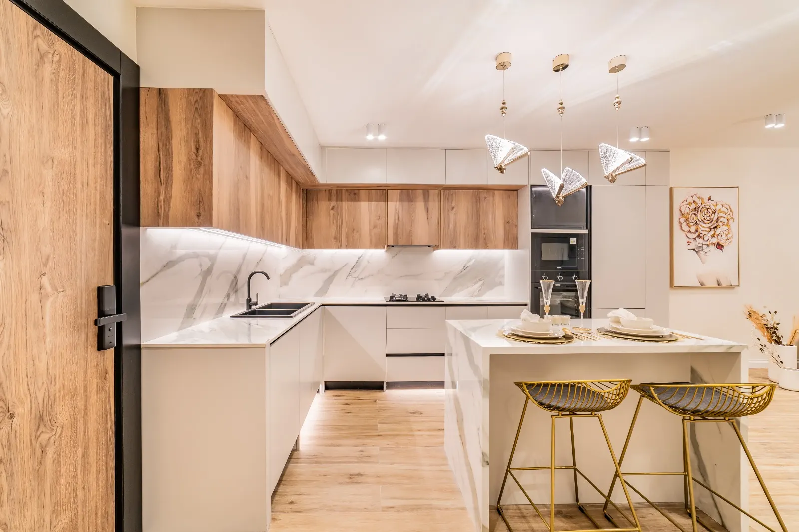 Lucky Royale Residence — image 11