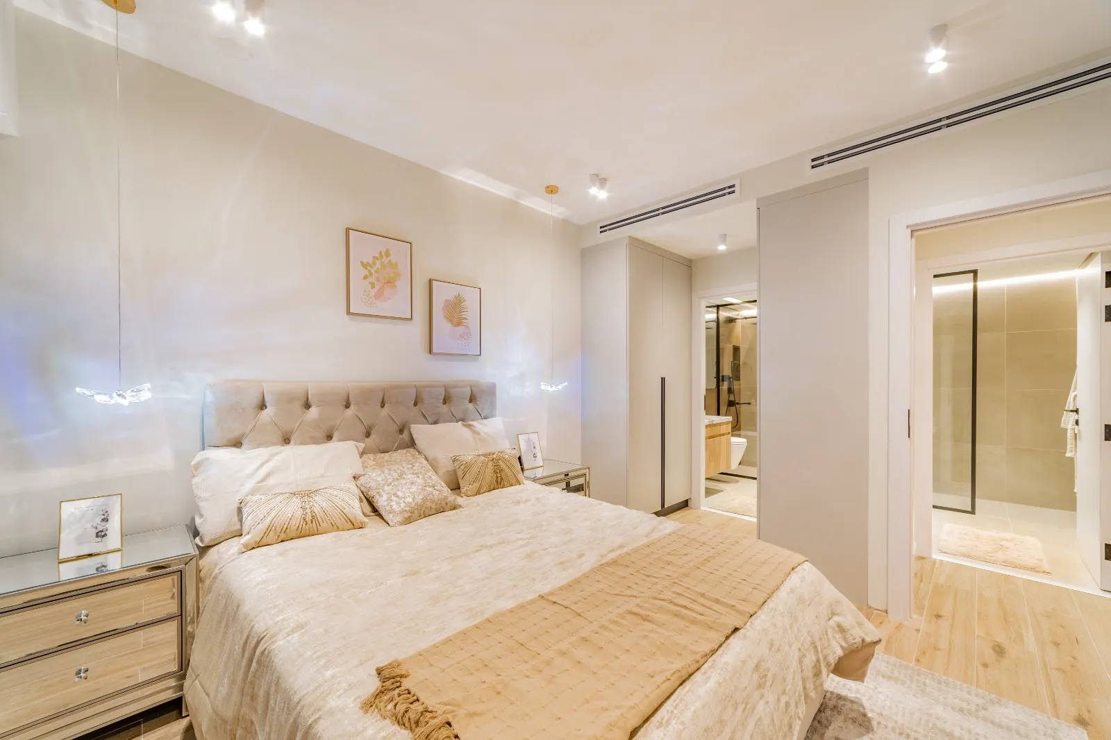 Lucky Royale Residence — image 8